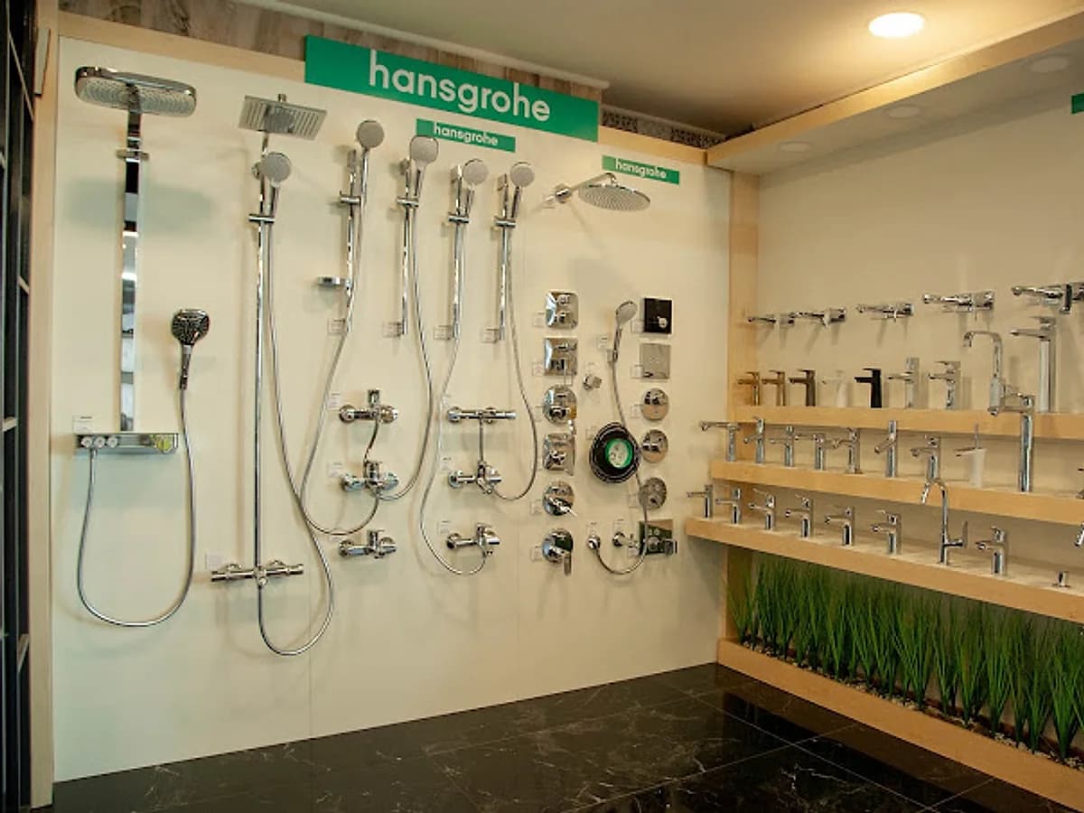 Hansgrohe duş sistemleri ve armatür duvarı